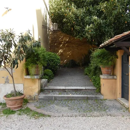 Apartman Margutta 54 *